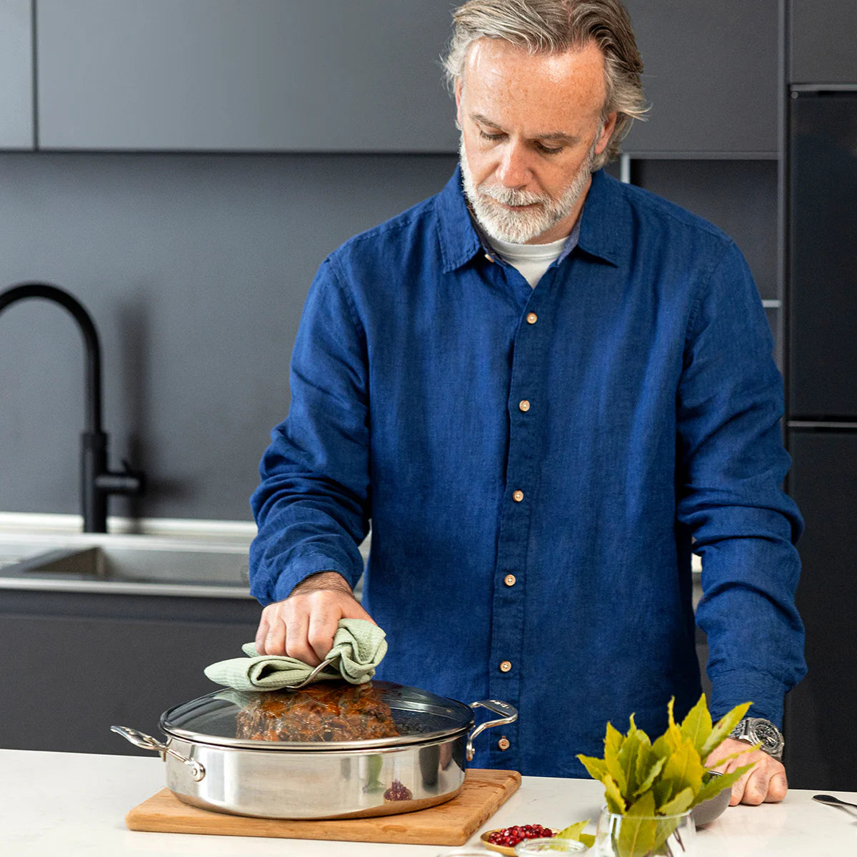 Circulon SteelShield Sautéuse Pan with Lid – 30cm 4.7L Stainless Steel - Mustard